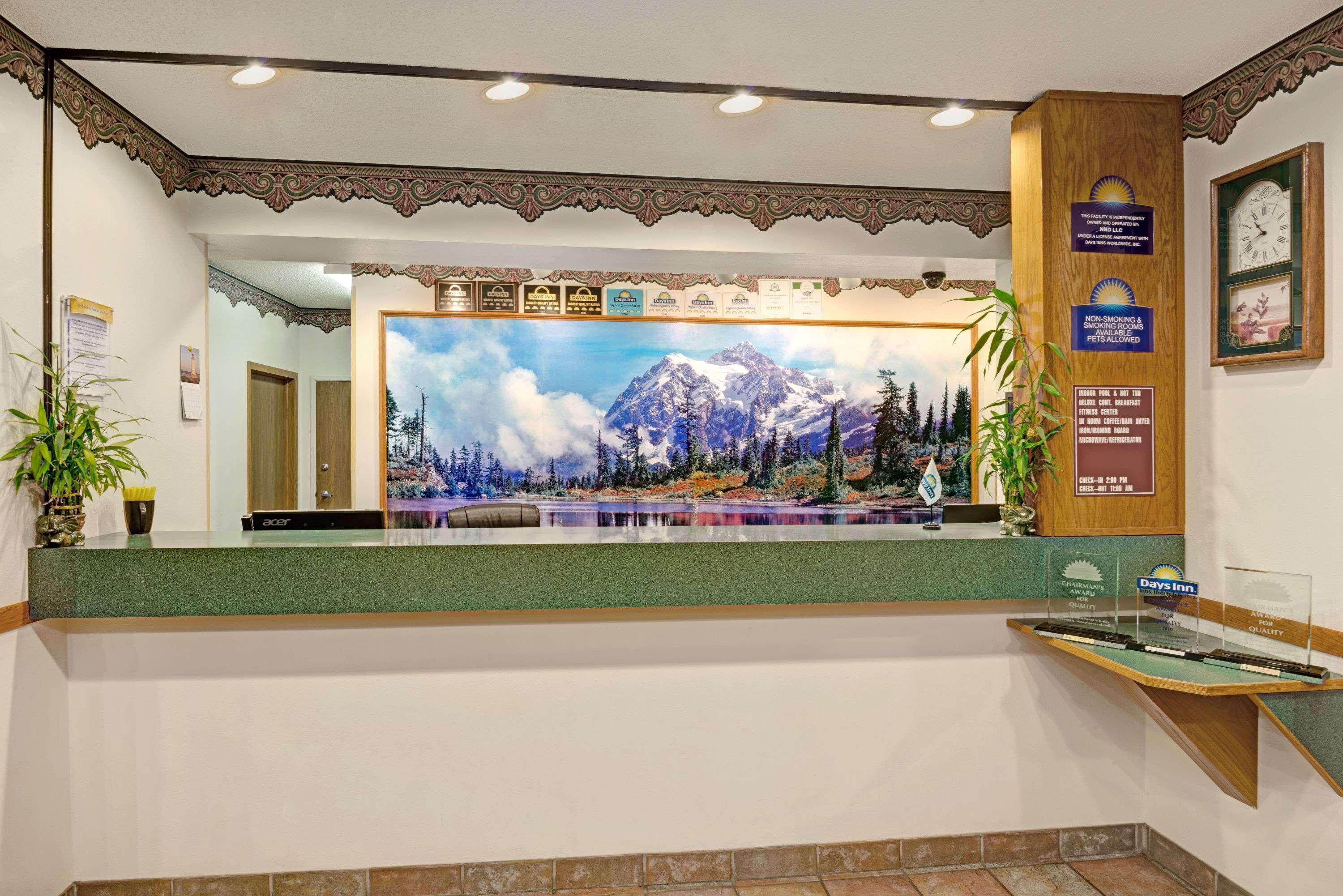 Days Inn By Wyndham Laramie Dış mekan fotoğraf